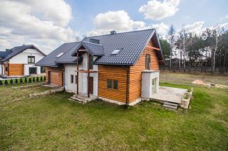 Uroczy | stan deweloperski | technologia tradycyjna
Dom na sprzedaż
Powierzchnia: 214,80 m2
Rok budowy: 2020
CHECHŁO / OLKUSZ